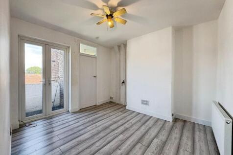Lounge/dining area