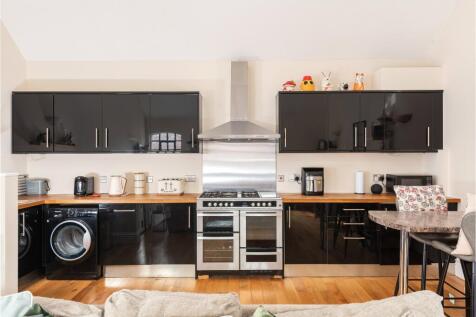 Kitchen/Dining Area