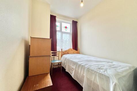 3 Bedroom House for Sale In N21