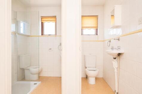 ShowerRoomWC.jpg