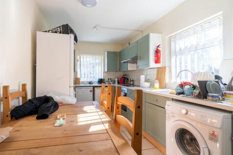 5-bed house on 36 Spooner Road, Broomhill, £2,383/mo