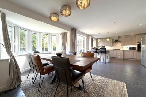 Magnificent Open-Plan Dining Kitchen 233