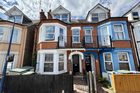 4 Bedroom Maisonette For Sale