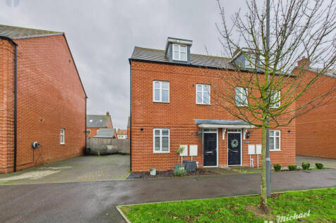 CAM03852G0-PR0479-STILL017