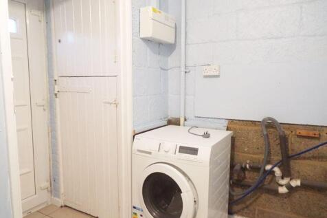 Nutley, Bracknell Available start of October  photo 5