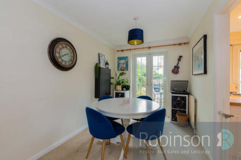 15 Lyneham Gardens-9