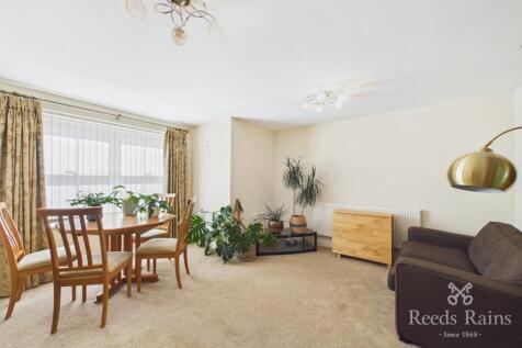 Wobourn Court, Ossett, West Yorkshire, WF5 photo 3