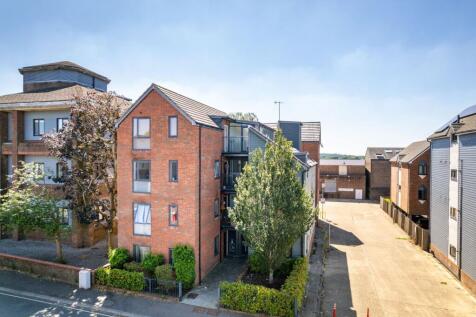 East Grinstead, RH19 - property photo