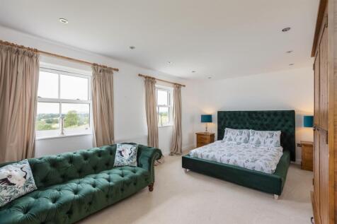 House - Bedroom 2 Suite