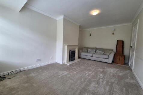 Carrbrook Close, Carrbrook, Stalybridge photo 5