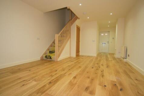 Hainault Street, London, SE9 photo 3