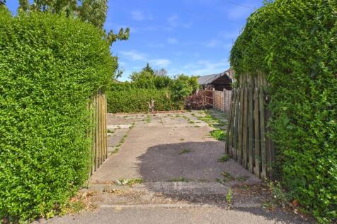Side Gated Driveway