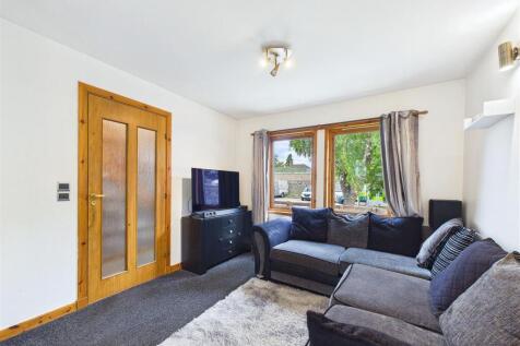 Sitting Room and Dining Area