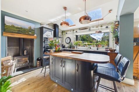 Kitchen: