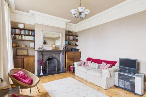 Sitting room / Bedroom