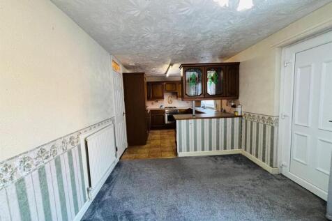 Fitted Dining Kitchen: