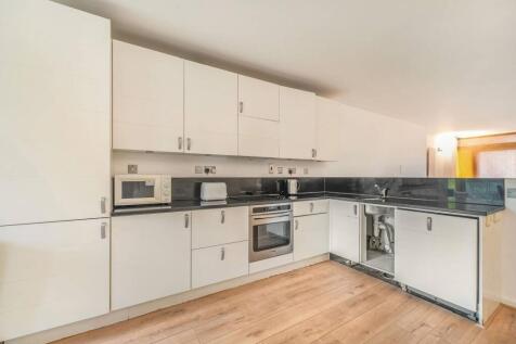 London, SE10 - property photo