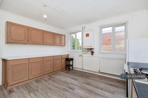 Bath Road, Slough, SL1 photo 4
