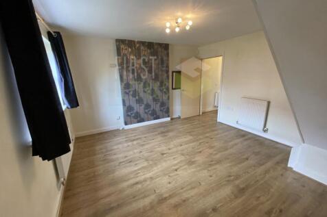 Riseholme Close, Braunstone, LE3 photo 3
