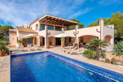 Villa with sea view in Cala Santanyi
