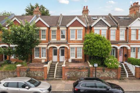 3-bed terraced on Queens Park Road, Brighton, BN2, £1,650/mo
