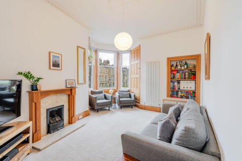 Sitting Room of 2 (Flat 6) Ogilvie Terrace