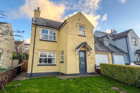 Isle Of Man, IM4 - property photo
