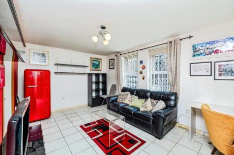 Living Room (5)