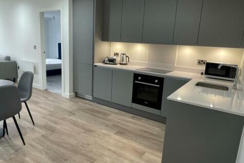 Kitchen 2.jpg