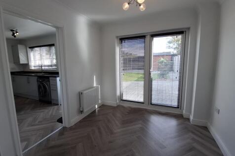 Bloomery Way, S45 photo 5