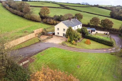 3 Bedroom Semi-Detached in EX17 4HL