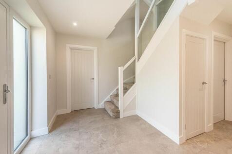 CLOAK ROOM HALLWAY AND LANDINGS