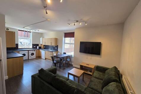 6-bed flat on 9 Harcourt Crescent, Crookesmoor, S10 1DG, £485/mo