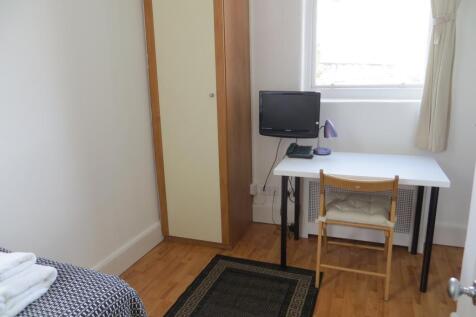 Studio flat on Fulham, London, W6, £1,451/mo