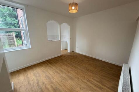 Haughton Green Road, Denton,  photo 4