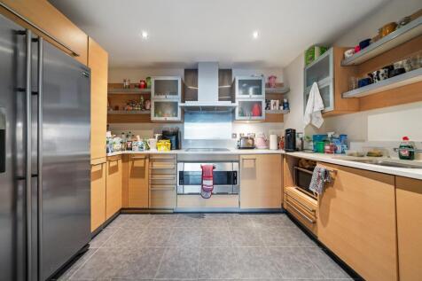 Flat 30, Marina Point SW6 2GX-LowRes-7.jpg