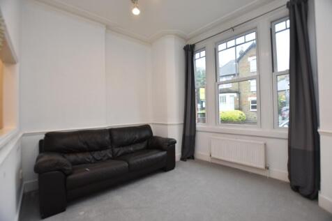 1-bed flat on Wickham Road BR3, £1,175/mo
