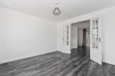 Living Room - Ang...
