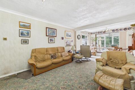 CAM05476G0-PR0290-STILL030.jpg