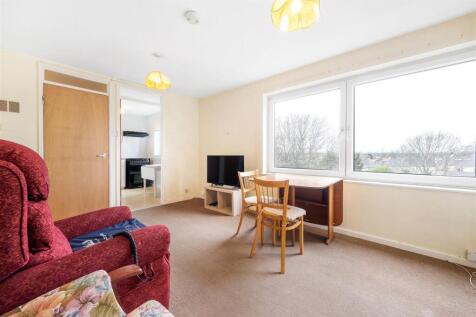 Deverill Court-13.JPG