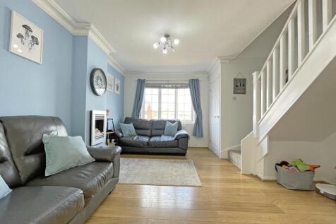 Distine Close 15 - Living Room.jpg