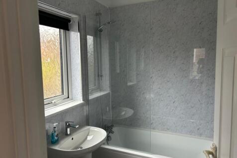 Prince Of Wales Close, Bury St. Edmunds, Suffolk, IP33 photo 3