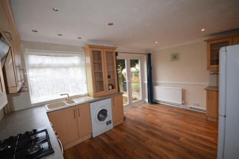 Cowper Close, Newport Pagnell, Buckinghamshire, MK16 photo 4