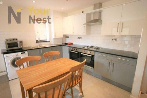 6-bed flat on Ash road, Headingley, Leeds, LS6 3JJ, £2,477/mo