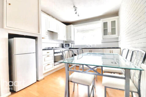 Teviot Avenue, South Ockendon photo 5