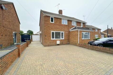 2-bed semi-detached on Lalleford Road, Luton, LU2, £1,300/mo