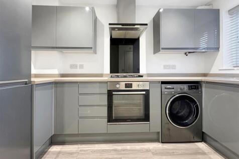 Cufflin Court, Whetstone photo 3
