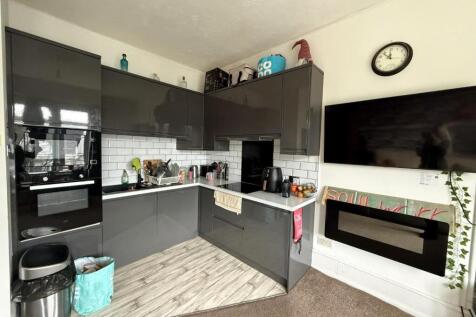 woodland kitchen ...JPG