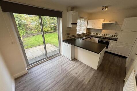 Waveney Drive, Altrincham, Manchester photo 4
