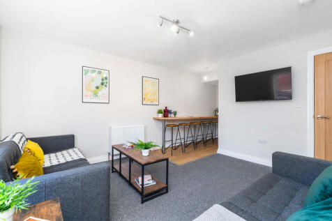 Welton Place, Leeds photo 4